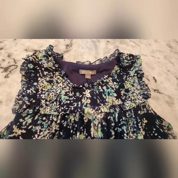 Sleeveless Roz & Ali Flutter Dress - Picture 6 of 6